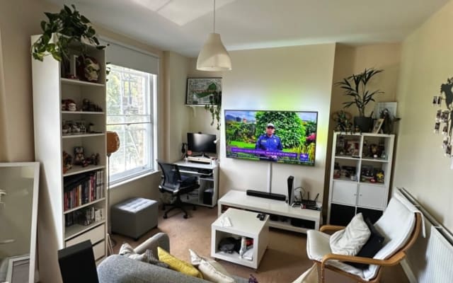Private room in comfortable flat near the city center
