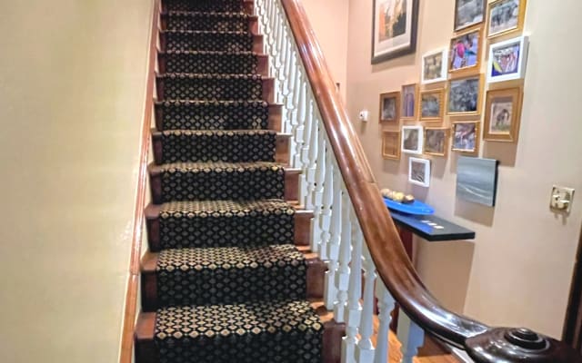 Keith's listing on misterb&b - First staircase