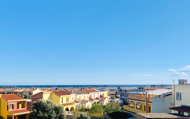 CASA IL MAESTRALE.Spaziosa e luminosa camera con bagno a 1km dal mare  - Foto 11