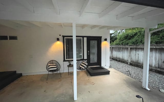 Beautiful mid-century guest house