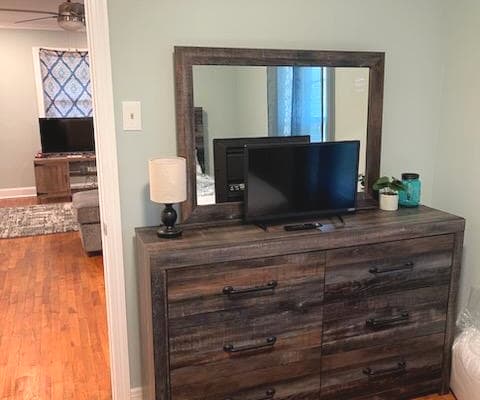 Private room located in Athens, Alabama close to Downtown.