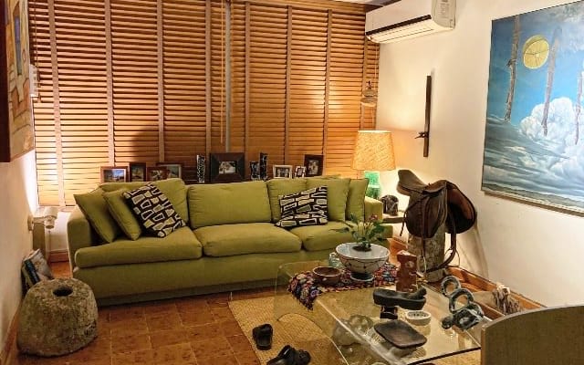 Agradable, céntrico y fresco apartamento a 8 km de la playa buena zona