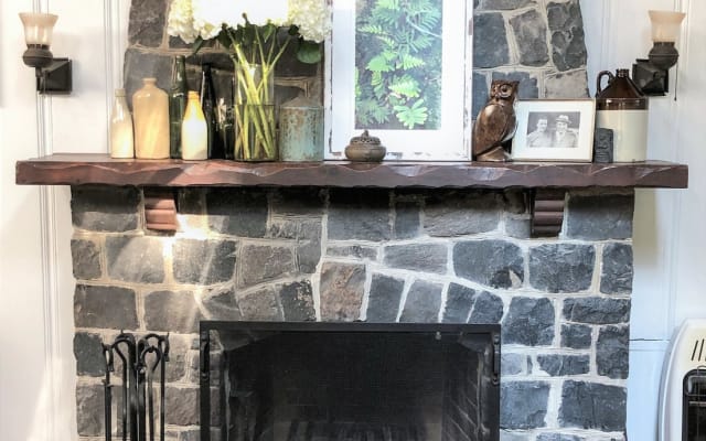 L'annuncio di Perjol su misterb&b - Original rock fireplace over 100 years old! 