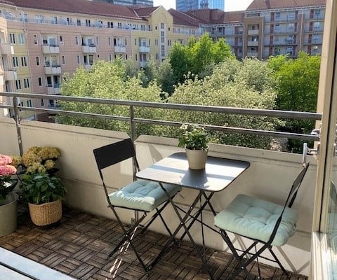 Camera in appartamento con due camere da letto in centro città. (Grønla