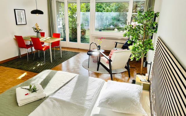 Nuovo: Studio centrale con terrazza e tanta privacy
