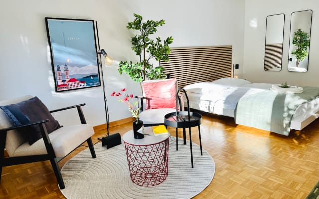 Nuovo: Studio centrale con terrazza e tanta privacy