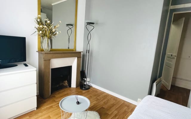 Studio in Buttes Chaumont