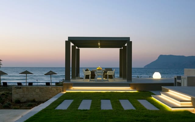 Youphoria beachfront villa Amoss 2 bedrooms