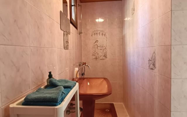 Studio mit kleinem Garten und Parkplatz in ruhiger Villa 2 min von...