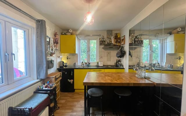 Petit appartement douillet et artistique