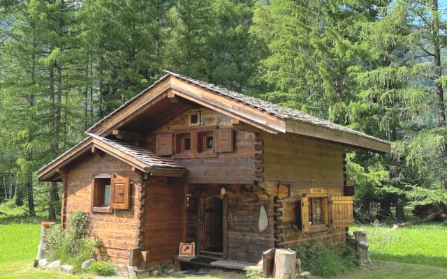 Mazot di fronte al Drus