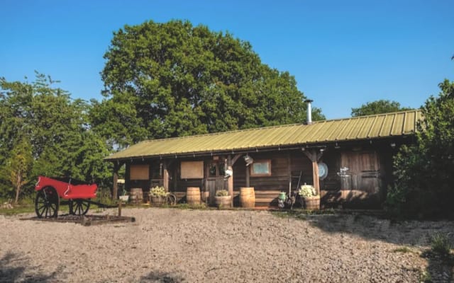 Cabana de madeira fora da rede perto de Yoxall Staffordshire