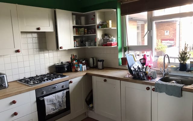 Cute Hackney apartment with great balcony view of the West Reservoir.