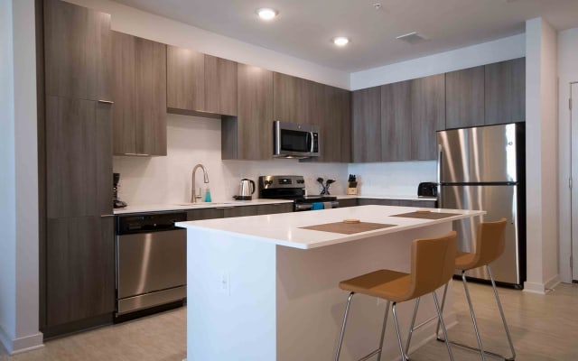 (S1BA) Serviced 1-BR w/ Kitchen in Walkable Area