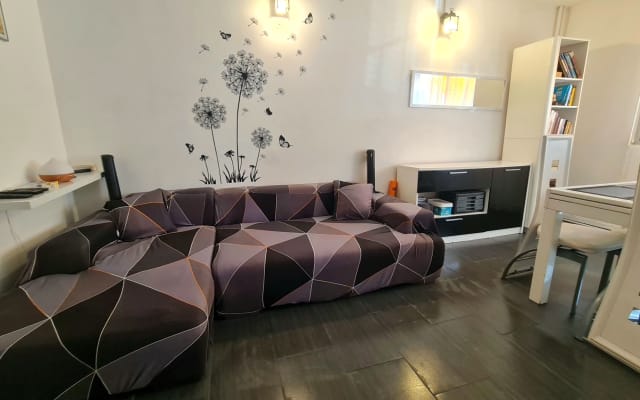 Schönes Zimmer in der Nähe des Flughafens/der englischen Promenade/des 