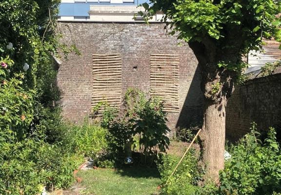 Bella casa a 230 m dal centro città, con giardino e terrazza.