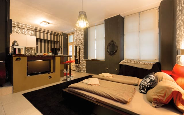 Quirky flat in a historical building on the main avenue of Budapest