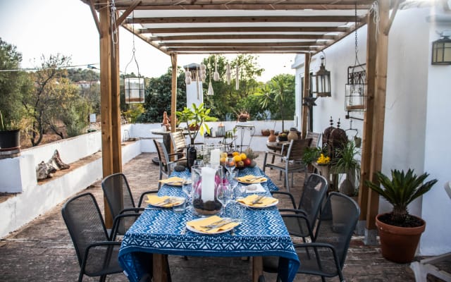 Romantisches Zimmer mit privatem Zugang zu einer endlosen Algarve-Terrasse..