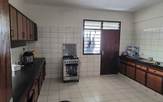 Um apartamento privado e espaçoso, acesso à praia e a outras...