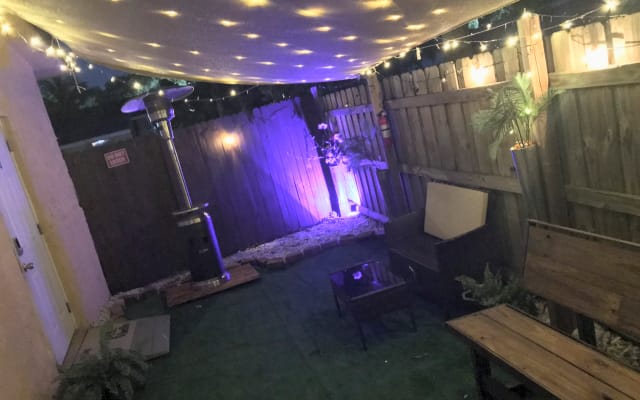 NEWLY RENOVATED - PRIVATE YARD SPACE INCLUDING

Beautiful spacious - Picture 8
