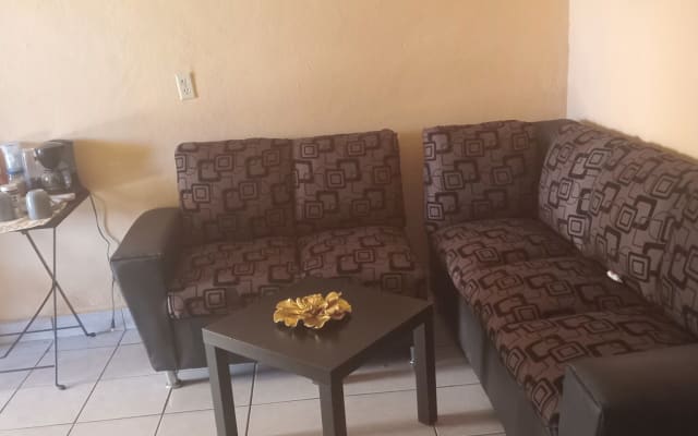 Wohnung in der Nähe von Geschäften, Einkaufszentren, Bars, Banken usw.