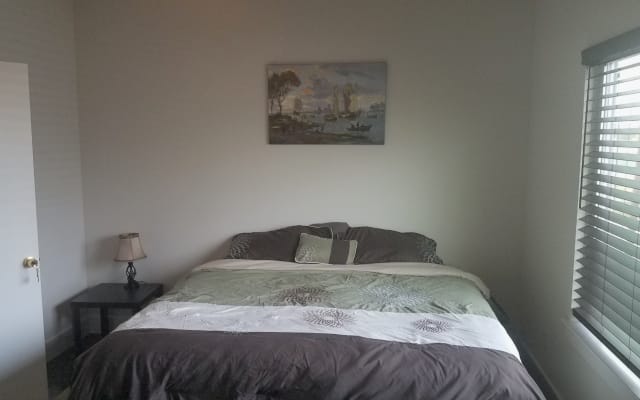 Bedroom near downtown