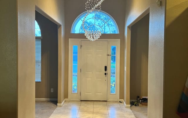 Fully furnished 4 bedroom 3 bath home 18 min to the beach