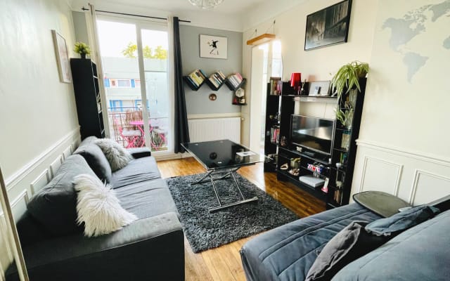 Lovely 45m2 2-room apartment, very cosy and comfortable, 10 minutes...