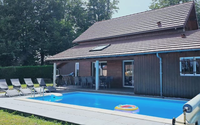 Villa mit beheiztem Pool, Spa und Sauna bis zu 10 Personen