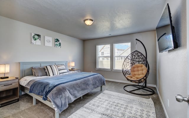 A côté de l'Idaho Center~king bed~5 TVs~Room for all
 - Photo 13