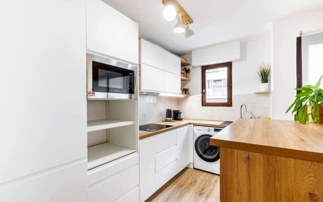 Quiet, modern apartment