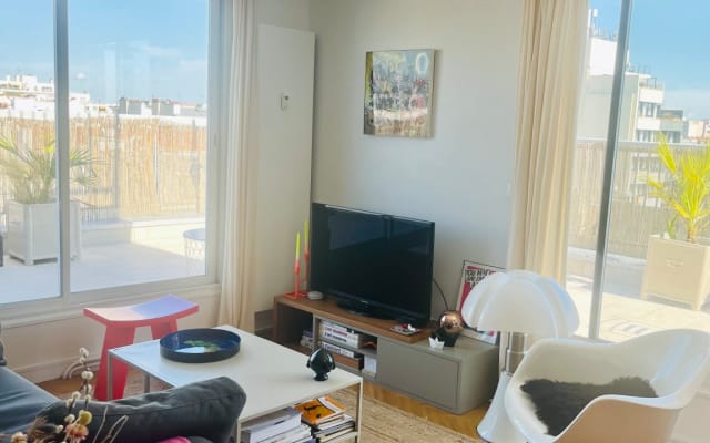 Beautiful large bedroom in apartment with 46m2 terrace