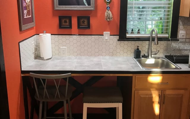 Cozy Efficiency Studio Apt/B near DownTown