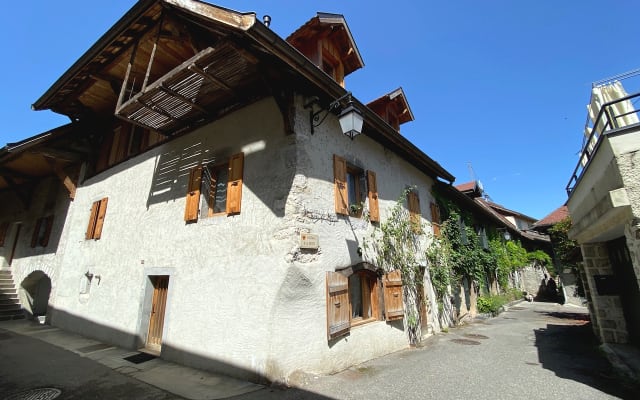 Appartamento duplex nel cuore del villaggio medievale di Duingt