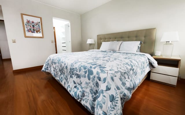 2,150 sq ft | Stilvoll & geräumig apt. in Chacarilla