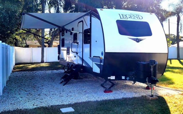 Kevins Inserat auf misterb&b - Completely private, shaded space to relax and enjoy the outdoors.