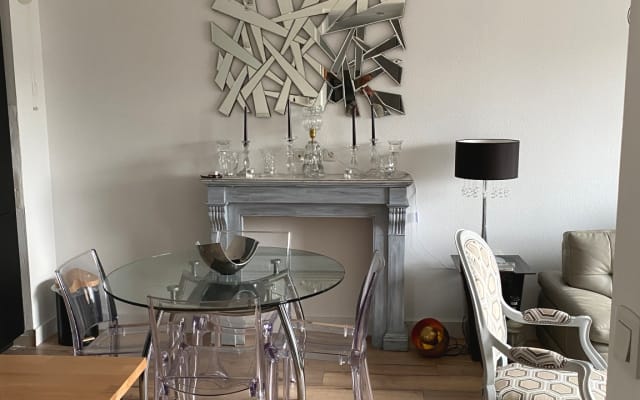 Appartement calme ensoleillé résidence privée avec 2 parking
