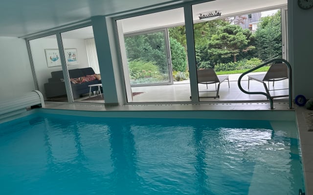 Discreet Extravagant Residency with Pool - Foto 8