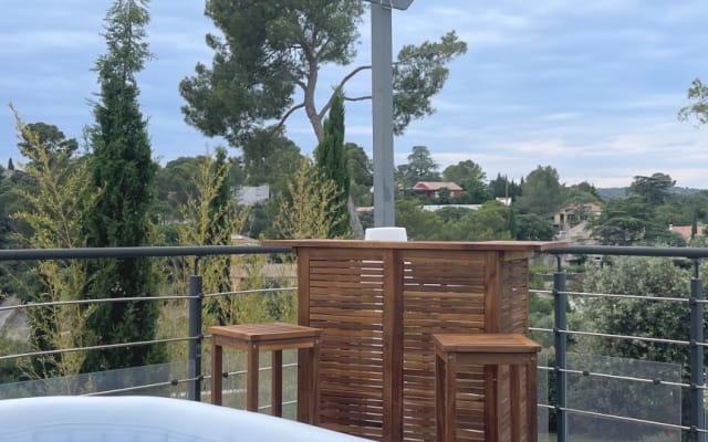 Studio indipendente in una villa tranquilla