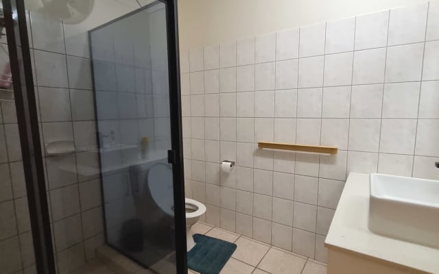 LEANYER: Eine versteckte Oase - Kleidung ist freigestellt!