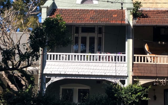 Glebe Terrace : Central 2km, Newtown 1.4km, Darlinghurst 4km