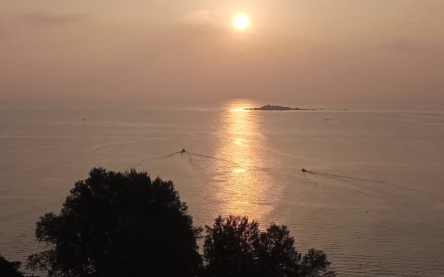 Belle chambre privée à proximité de la plage. Les commodités sont...