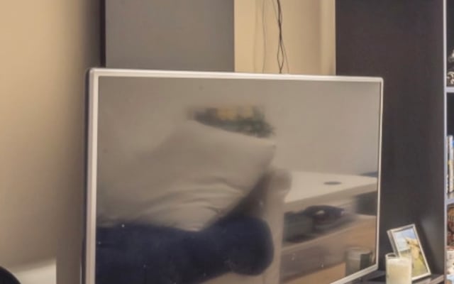 Paul's listing on misterb&b - Large Smart TV