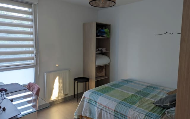 Room in beautiful apartment with jacuzzi near city center