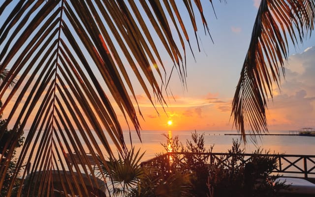 On The Beach 1 - Seaside Sunrise Haven - Epic Sea View  - Picture 14