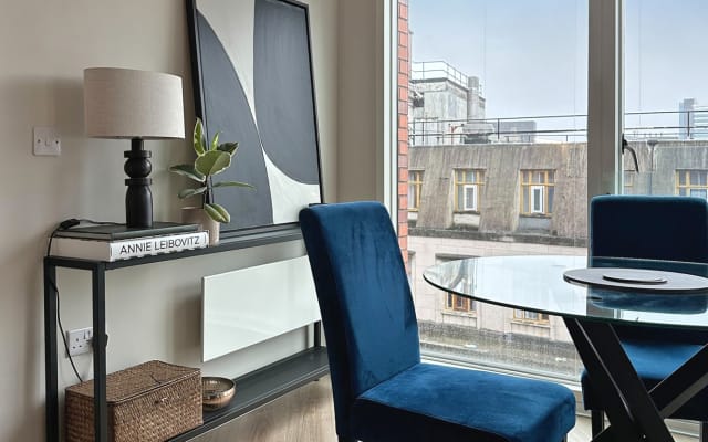 Bedroom with en-suite in the very center of Manchester  - Picture 8