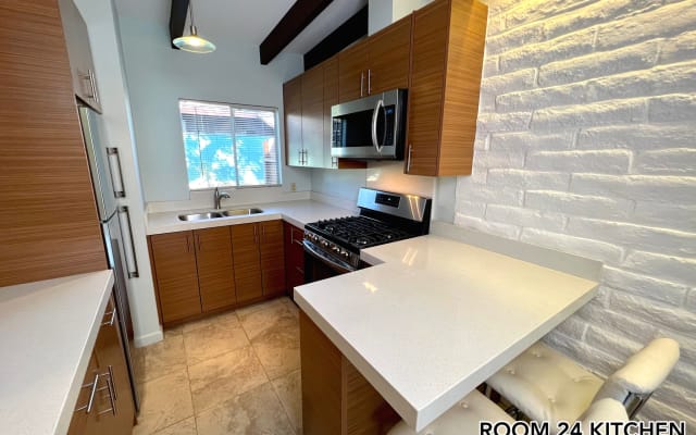 #24 Charming 1 Bed1 Bath Mid Century Gem Atrium at Vista Grande Resort
