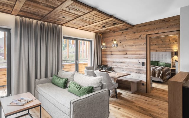 Hotel chalet informale con un'ottima spa in una posizione privilegiata