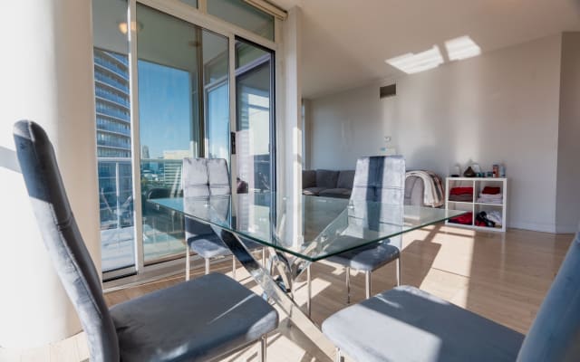 Luxury condo Square one Mississauga  - Picture 6