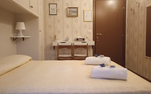 **2 DAVID'S PLACE B&B TORINO** camera con letto matrimoniale**